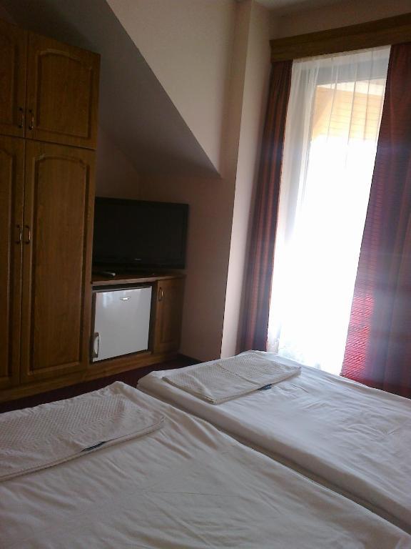Györgyey Kastély Panzió és Étterem Hotel Tápiógyörgye Quarto foto